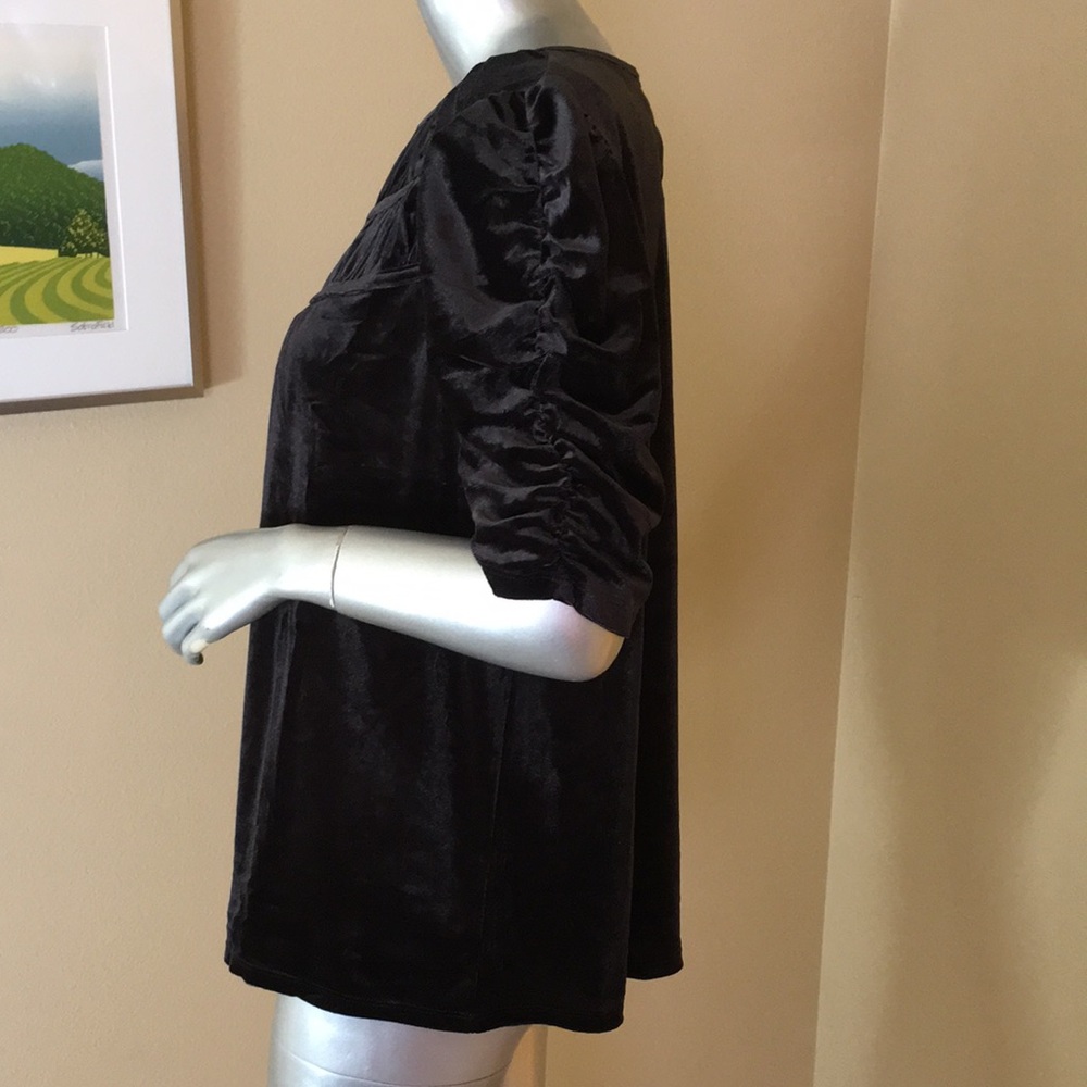 LOFT | Ruched Velvet Top Solid Black - Picture 5 of 11